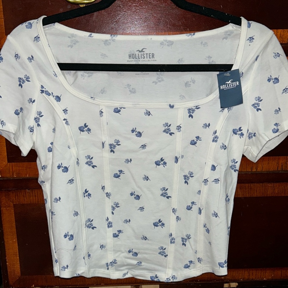 Hollister Baby tee